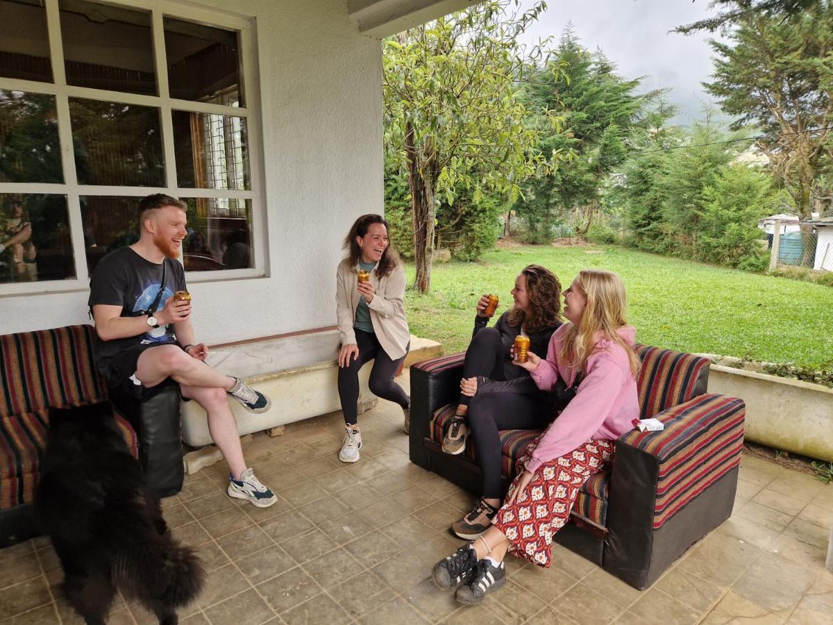 Chilly Croc Hostel Нувара Елия Екстериор снимка